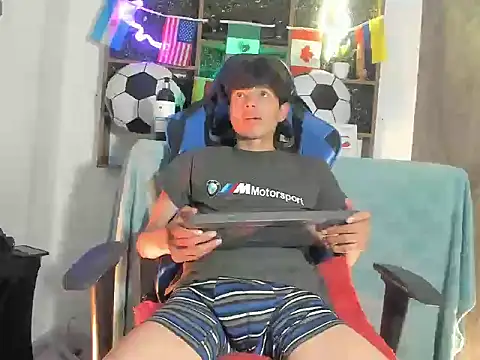 Alex it0  online show from July 3, 2026, 7:53 pm