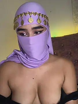 Aisha-Zayed online show from July 5, 2026, 9:43 pm
