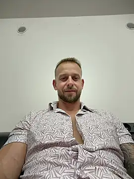 Realkyro-official online show from July 16, 2026, 8:06 pm