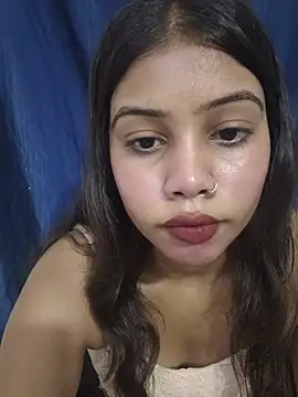 sweetie girl80 online show from July 8, 2026, 5:08 am