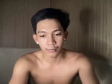 YourcumBoy77 online show from July 13, 2026, 6:02 am