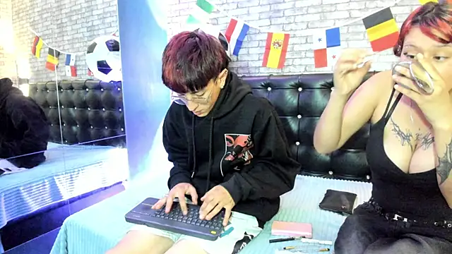Keily and cartyx online show from July 13, 2026, 12:59 pm