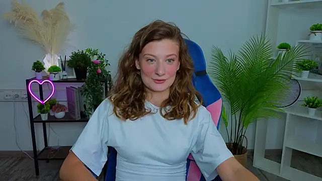 Snapshot of EliseWeeks chatting on July 15, 2026, 7:04 am EliseWeeks online show from July 15, 2026, 7:04 am