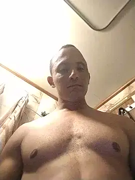Snapshot of Elcauss chatting on July 6, 2026, 9:17 pm Elcauss online show from July 6, 2026, 9:17 pm