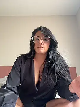 Snapshot of Gracielaestelar chatting on July 10, 2026, 11:27 pm Gracielaestelar online show from July 10, 2026, 11:27 pm