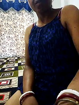 Hot Urvashi  online show from July 17, 2026, 8:55 am