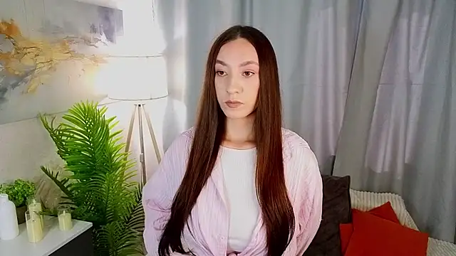 JinnyMenzella online show from July 13, 2026, 3:17 am