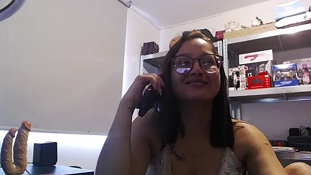 Luna sweetie  online show from July 11, 2026, 1:22 pm