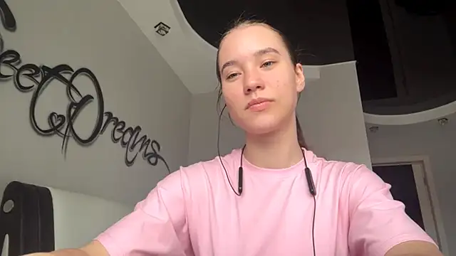 Snapshot of NichellePrueter chatting on July 22, 2026, 6:04 am NichellePrueter online show from July 22, 2026, 6:04 am