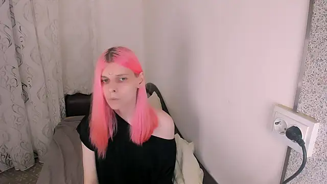 LunaPink69 online show from July 8, 2026, 7:25 pm