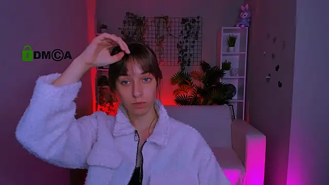 elodie crystal online show from July 23, 2026, 9:17 am