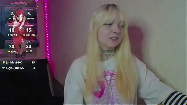 Snapshot of Eva_Kittyyy chatting on July 13, 2026, 9:36 pm Eva Kittyyy online show from July 13, 2026, 9:36 pm