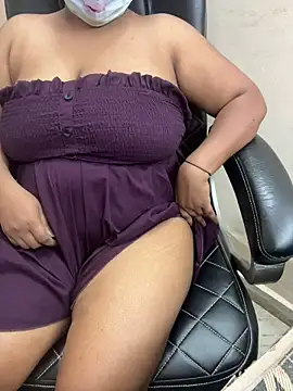 Snapshot of Hansi_hot chatting on July 13, 2026, 8:08 pm Hansi hot online show from July 13, 2026, 8:08 pm