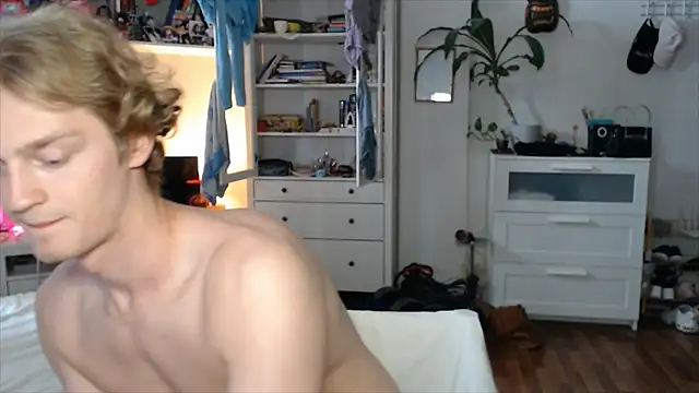 Snapshot of Daniel_yamm chatting on July 15, 2026, 11:28 am Daniel yamm online show from July 15, 2026, 11:28 am