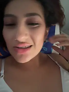 AhinaraLasso online show from July 12, 2026, 9:04 pm