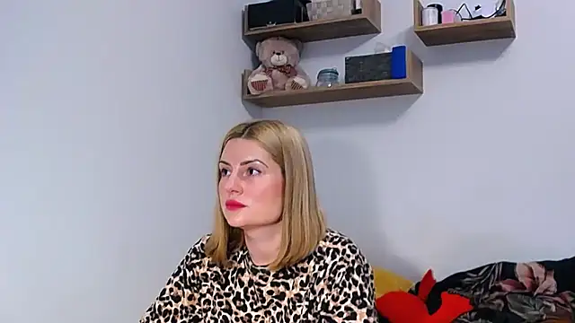 alisenties online show from October 8, 2025, 2:29 pm