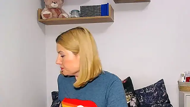 alisenties online show from December 18, 2025, 3:38 pm