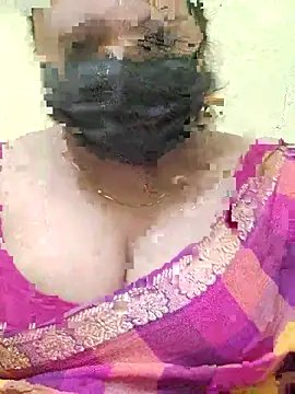 Snapshot of Floraa-Queen chatting on July 16, 2026, 9:17 am Floraa-Queen online show from July 16, 2026, 9:17 am