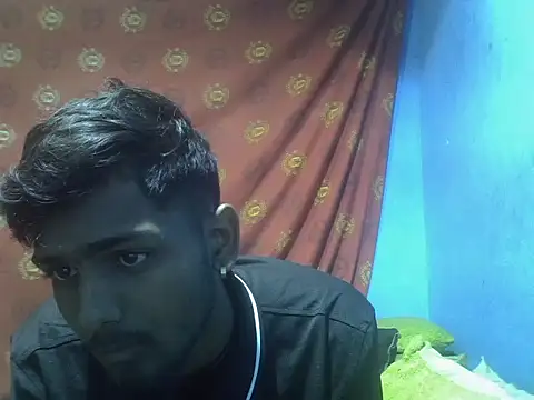 Mrsmiles001 online show from August 3, 2026, 5:41 pm