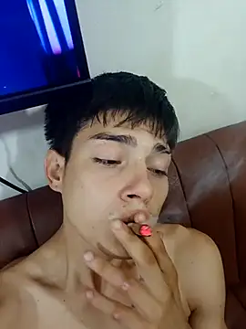 Snapshot of Thebestboyhot3 chatting on July 20, 2026, 12:51 am Thebestboyhot3 online show from July 20, 2026, 12:51 am