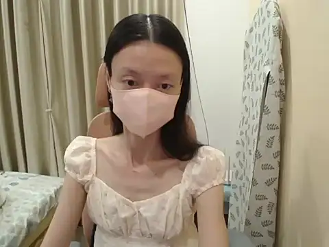 Snapshot of Lil-Cherry chatting on July 14, 2026, 1:50 pm Lil-Cherry online show from July 14, 2026, 1:50 pm