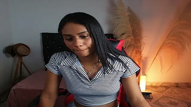 Snapshot of Alice_lux_ chatting on July 20, 2026, 1:13 pm Alice lux online show from July 20, 2026, 1:13 pm