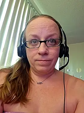 XxMs StarzxX online show from April 14, 2026, 10:04 pm