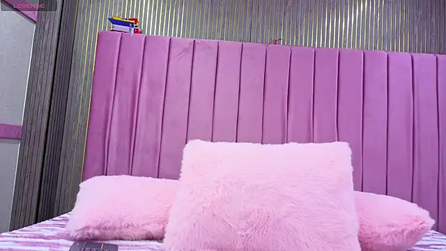 Snapshot of Sofia_Messy- chatting on July 17, 2026, 4:10 am Sofia Messy- online show from July 17, 2026, 4:10 am