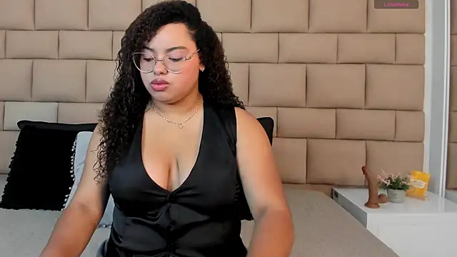 AmandaNapoles online show from August 1, 2026, 8:18 pm