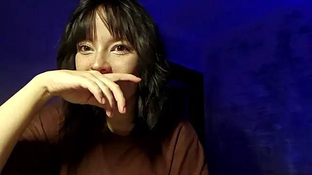 YunLettinga online show from August 4, 2026, 6:12 pm