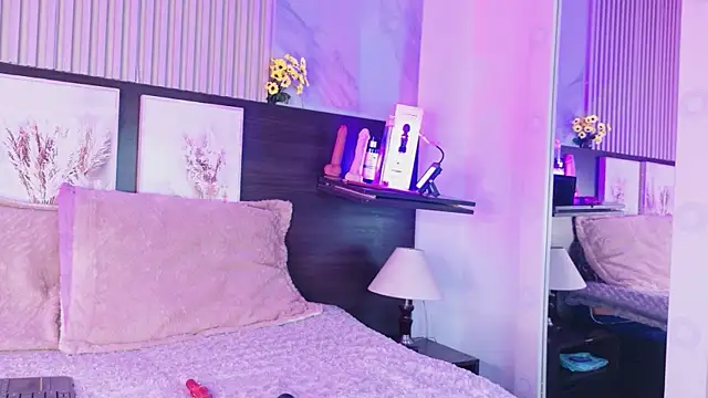 Snapshot of Isa_as_ chatting on July 24, 2026, 8:38 pm Isa as online show from July 24, 2026, 8:38 pm