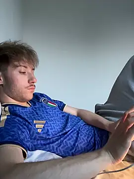 Snapshot of floriflo204 chatting on July 18, 2026, 7:44 pm floriflo204 online show from July 18, 2026, 7:44 pm