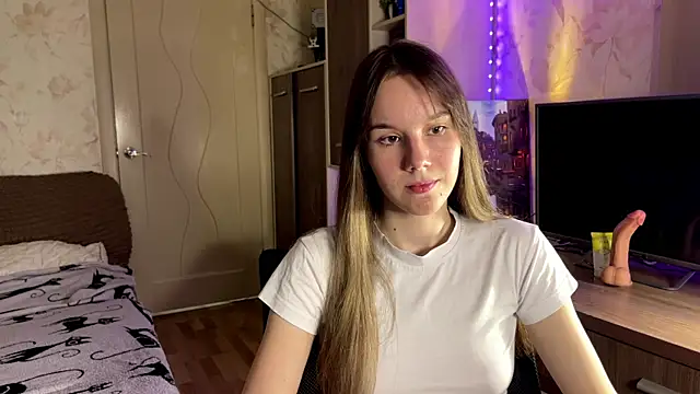 Snapshot of Rina_Right chatting on August 5, 2026, 10:37 pm Rina Right online show from August 5, 2026, 10:37 pm