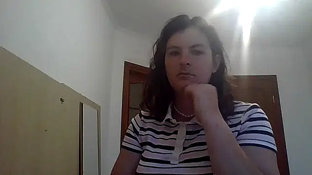 Snapshot of Viktoria5402 chatting on July 23, 2026, 2:31 am Viktoria5402 online show from July 23, 2026, 2:31 am