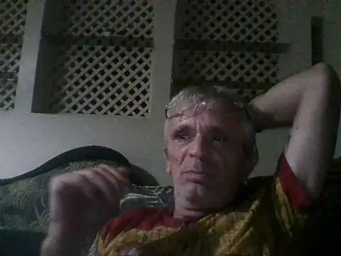 Snapshot of momba772 chatting on August 2, 2026, 10:18 pm momba772 online show from August 2, 2026, 10:18 pm