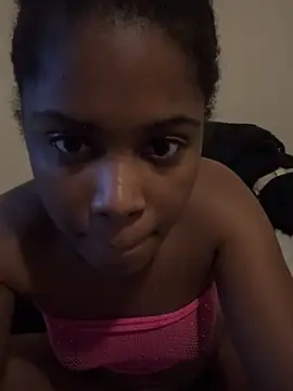 Snapshot of adoremissni chatting on July 22, 2026, 12:56 am adoremissni online show from July 22, 2026, 12:56 am