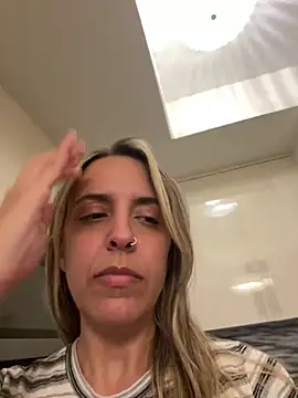 mellybearzzz online show from July 26, 2026, 12:06 am