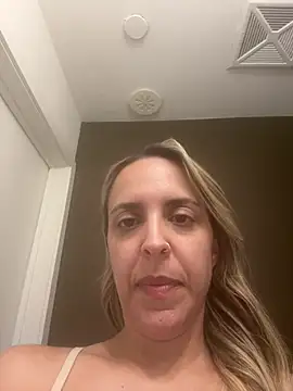 mellybearzzz online show from July 23, 2026, 10:49 pm