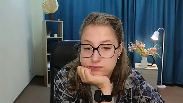 CiaraSiracuse online show from July 23, 2026, 9:39 am