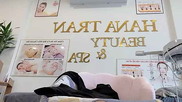 Snapshot of Katy_Bae chatting on October 17, 2025, 4:38 am Katy Bae online show from October 17, 2025, 4:38 am