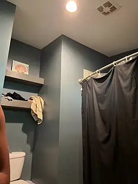 loveskinnywhitegirls online show from July 22, 2026, 10:01 pm