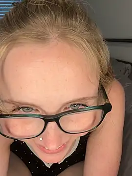 Snapshot of Kat_peachyy26 chatting on July 23, 2026, 11:11 pm Kat peachyy26 online show from July 23, 2026, 11:11 pm