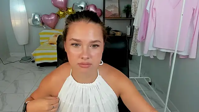 RoseJones online show from July 27, 2026, 1:18 pm