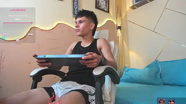Thiiago xxx online show from July 25, 2026, 2:12 pm
