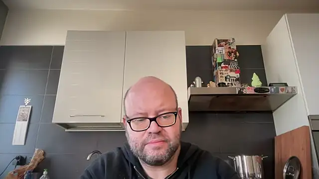 theitalianbear online show from October 10, 2025, 8:26 am