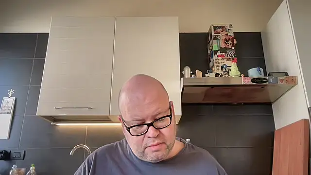 theitalianbear online show from February 4, 2025, 11:05 am
