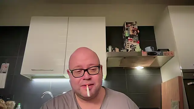 theitalianbear online show from March 15, 2025, 4:13 am