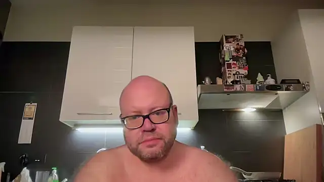 theitalianbear online show from June 1, 2026, 2:45 am