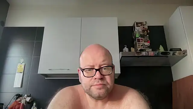 Snapshot of theitalianbear chatting on June 28, 2026, 4:19 am theitalianbear online show from June 28, 2026, 4:19 am