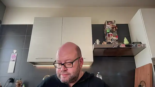 theitalianbear online show from April 4, 2026, 7:59 am